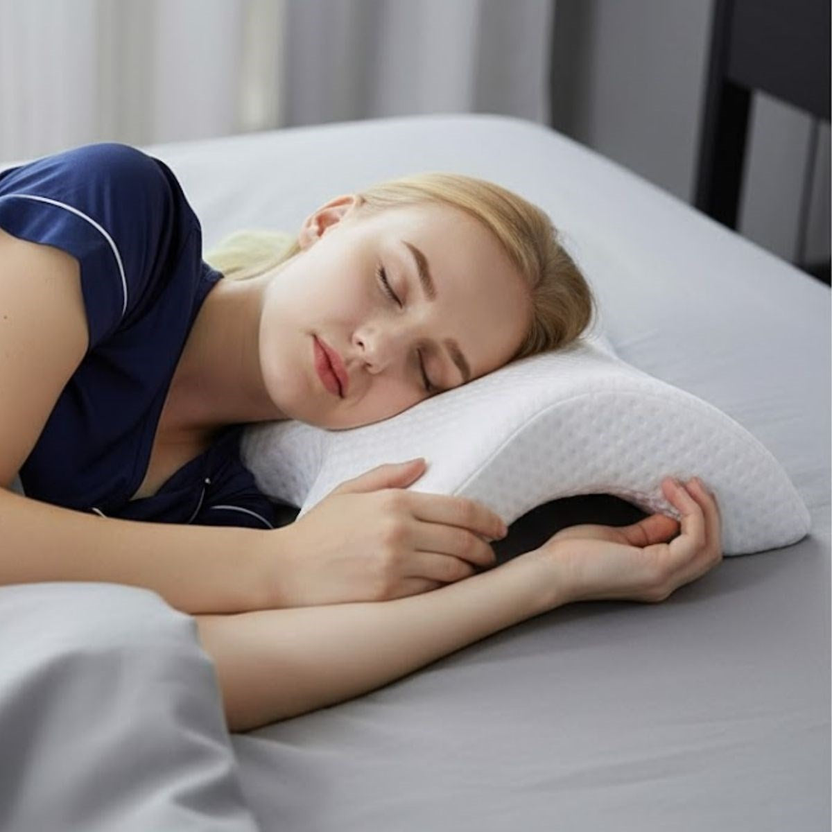 Nuvia Home® % 100 Visco Kavisli Ortopedik Yıkanabilir Kumaş Kılıflı Bel Boyun Bacak Ağrıları İçin Yastık