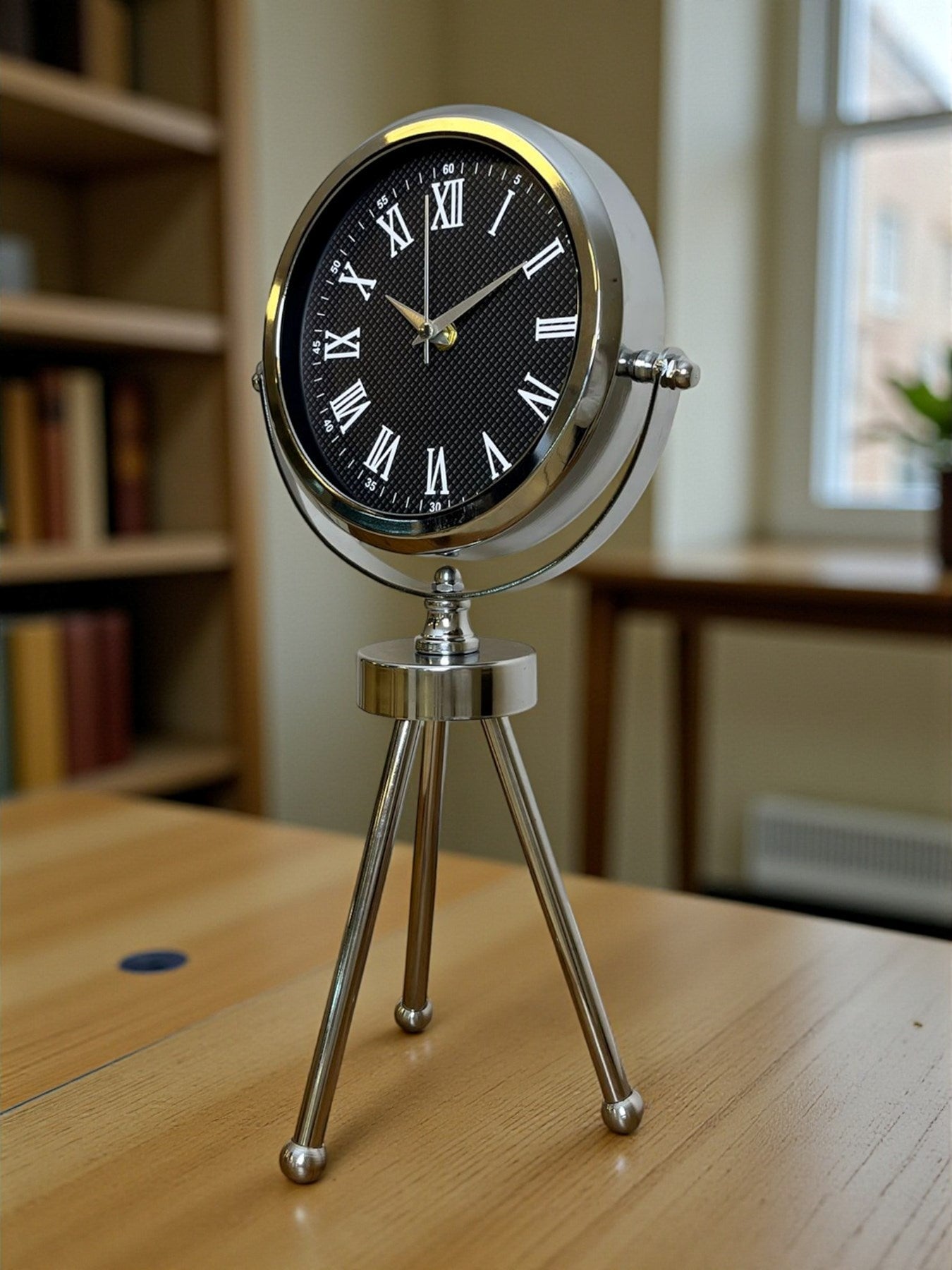 Zentime Krom Şık Üç Ayaklı Masa Saati