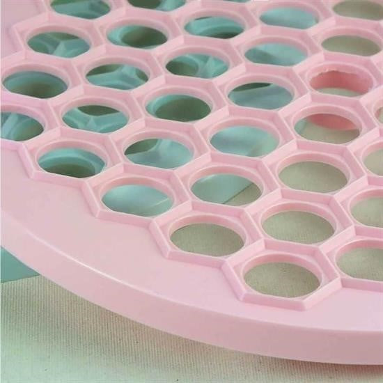 Nuvia Home® 61 Bölmeli Petek Şekilli Pratik Mantı Kesici  Açma Kalıbı Mantımatik