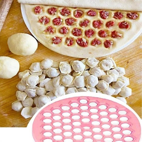 Nuvia Home® 61 Bölmeli Petek Şekilli Pratik Mantı Kesici  Açma Kalıbı Mantımatik